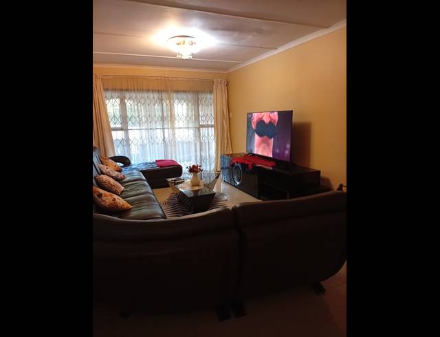 3 BEDROOM SIMPLEX FOR SALE IN BELLAIR